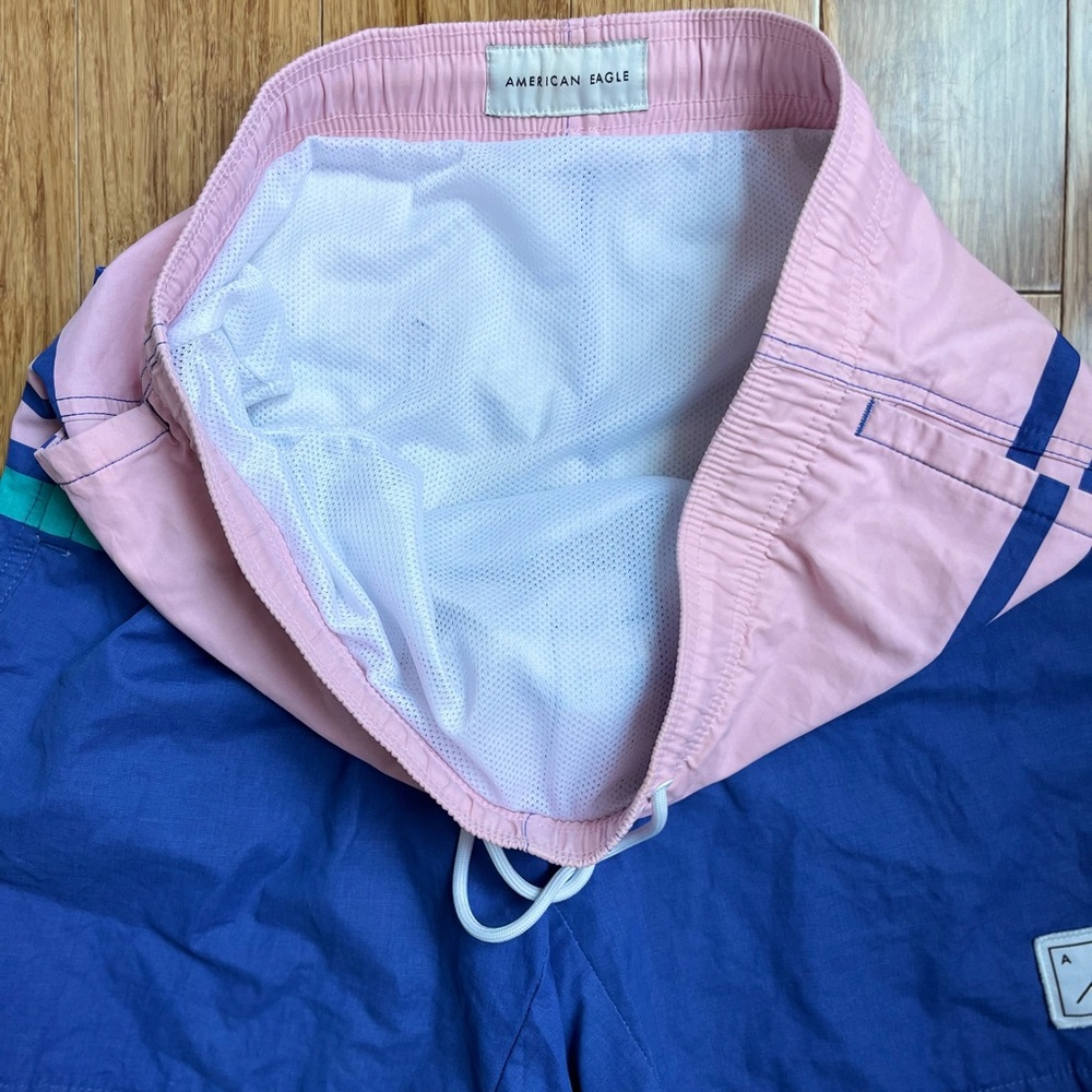 American eagle swim trunks size medium Blue pink Stripe - Picture 4 of 4